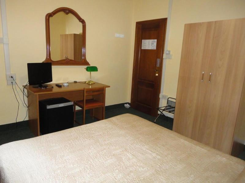 Giappone Inn Parking Hotel Λιβόρνο Εξωτερικό φωτογραφία