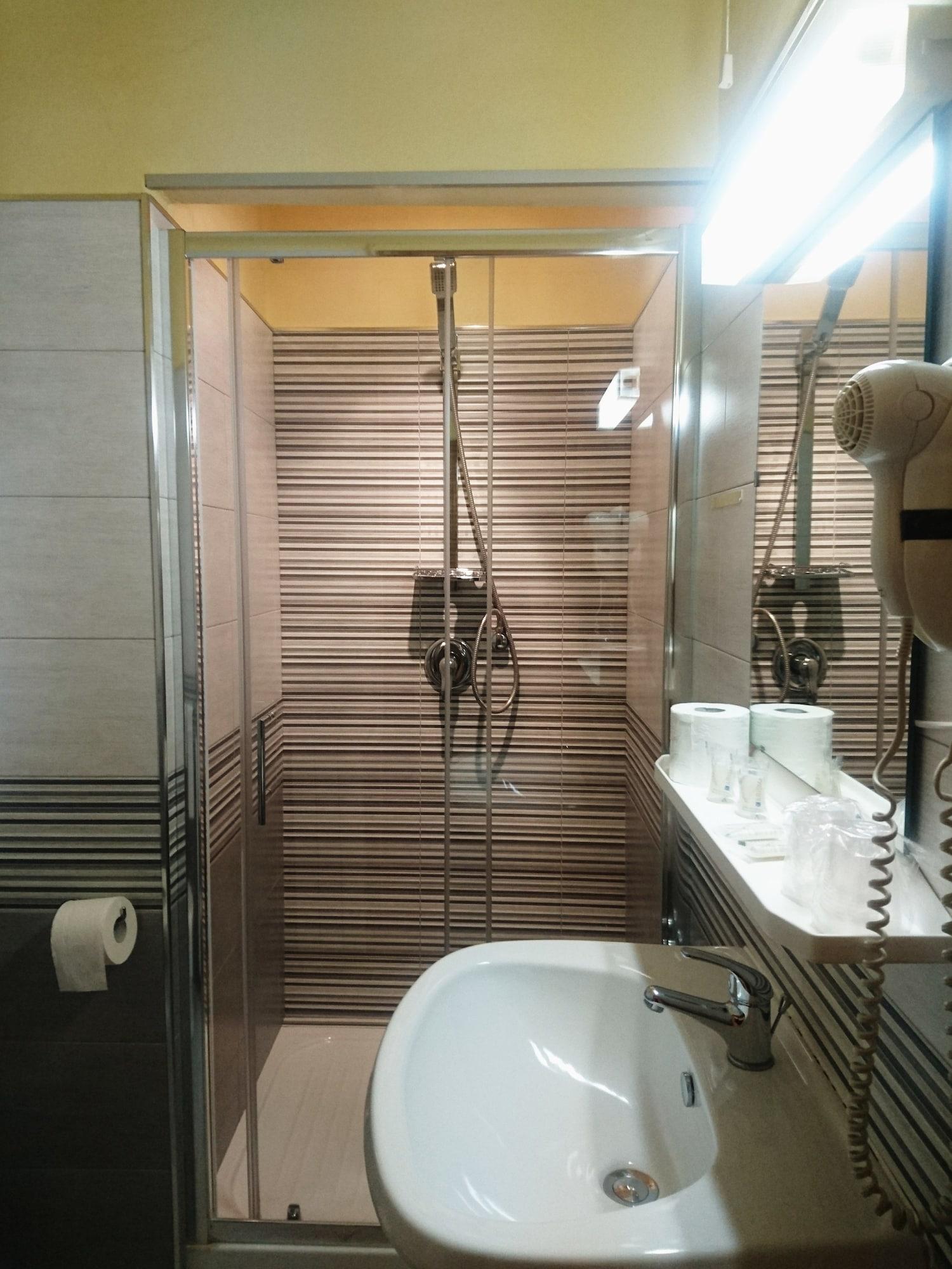 Giappone Inn Parking Hotel Λιβόρνο Εξωτερικό φωτογραφία
