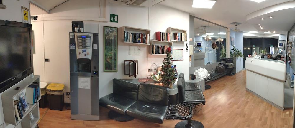 Giappone Inn Parking Hotel Λιβόρνο Εξωτερικό φωτογραφία