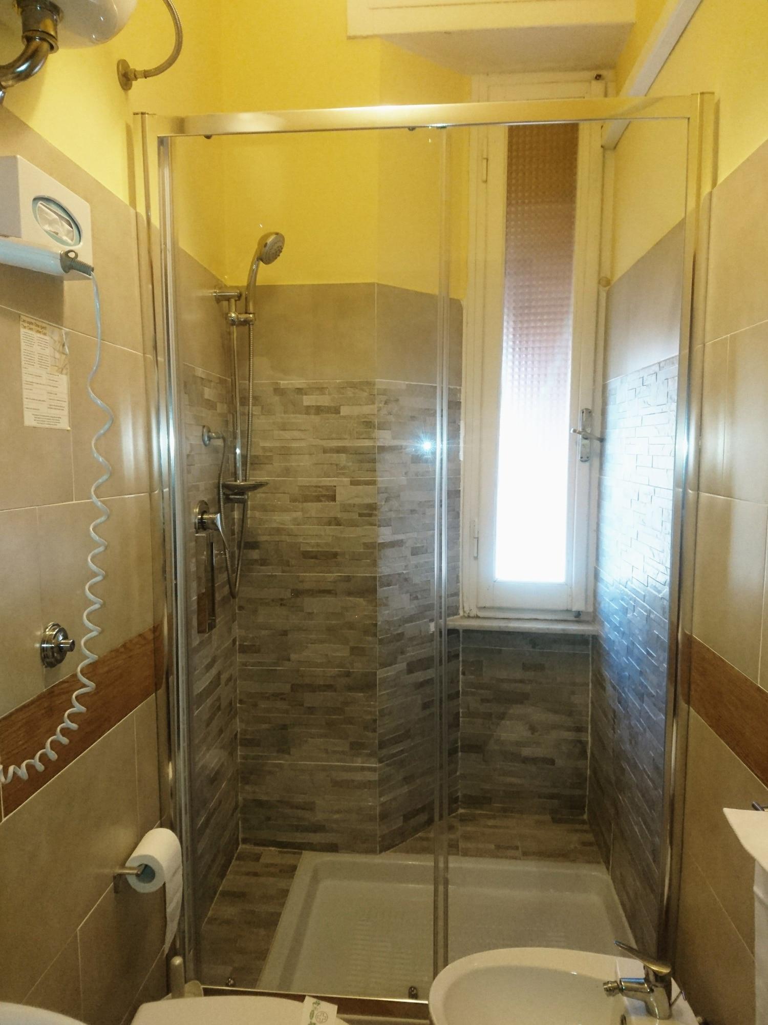 Giappone Inn Parking Hotel Λιβόρνο Εξωτερικό φωτογραφία