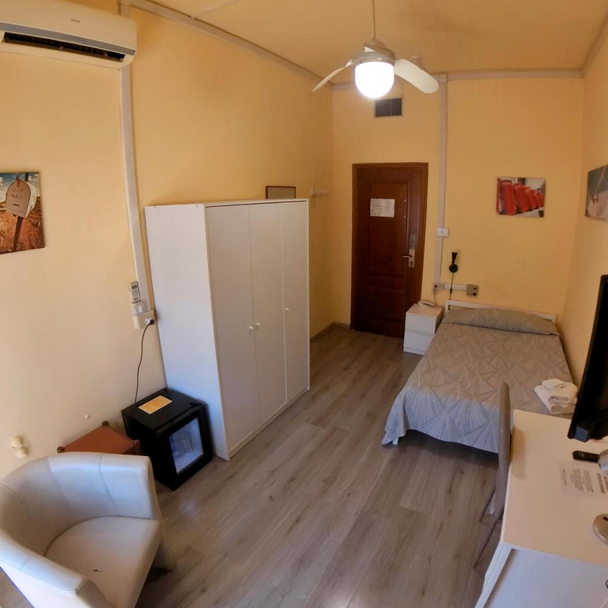Giappone Inn Parking Hotel Λιβόρνο Εξωτερικό φωτογραφία