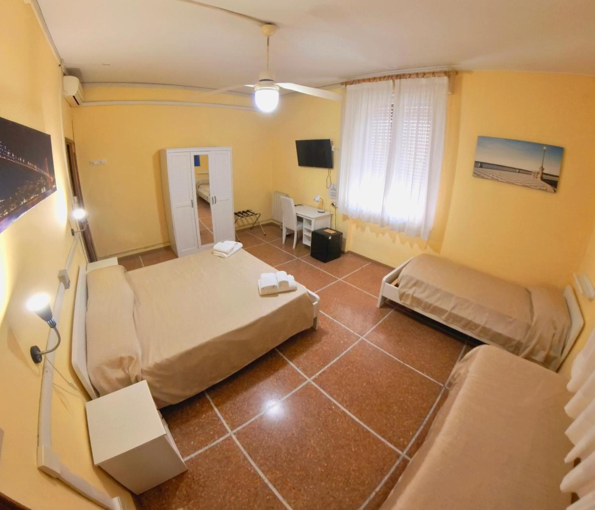 Giappone Inn Parking Hotel Λιβόρνο Εξωτερικό φωτογραφία