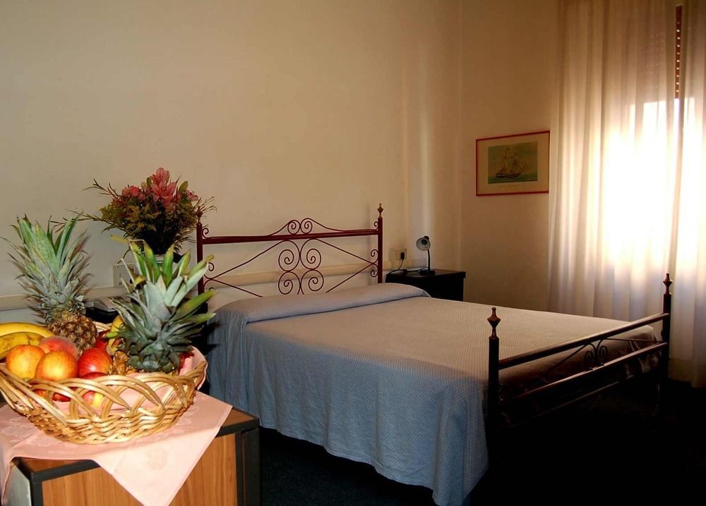 Giappone Inn Parking Hotel Λιβόρνο Εξωτερικό φωτογραφία