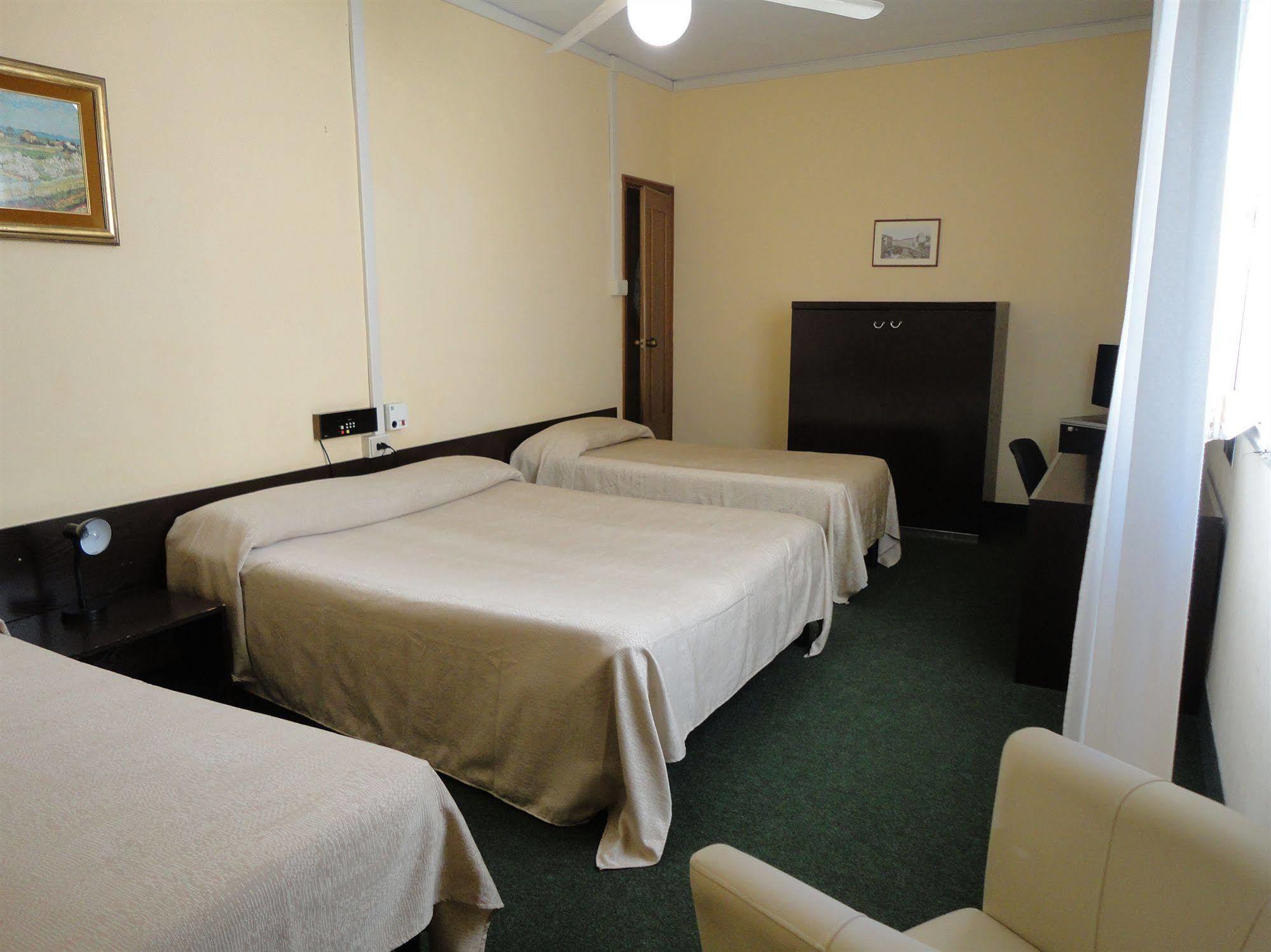 Giappone Inn Parking Hotel Λιβόρνο Εξωτερικό φωτογραφία