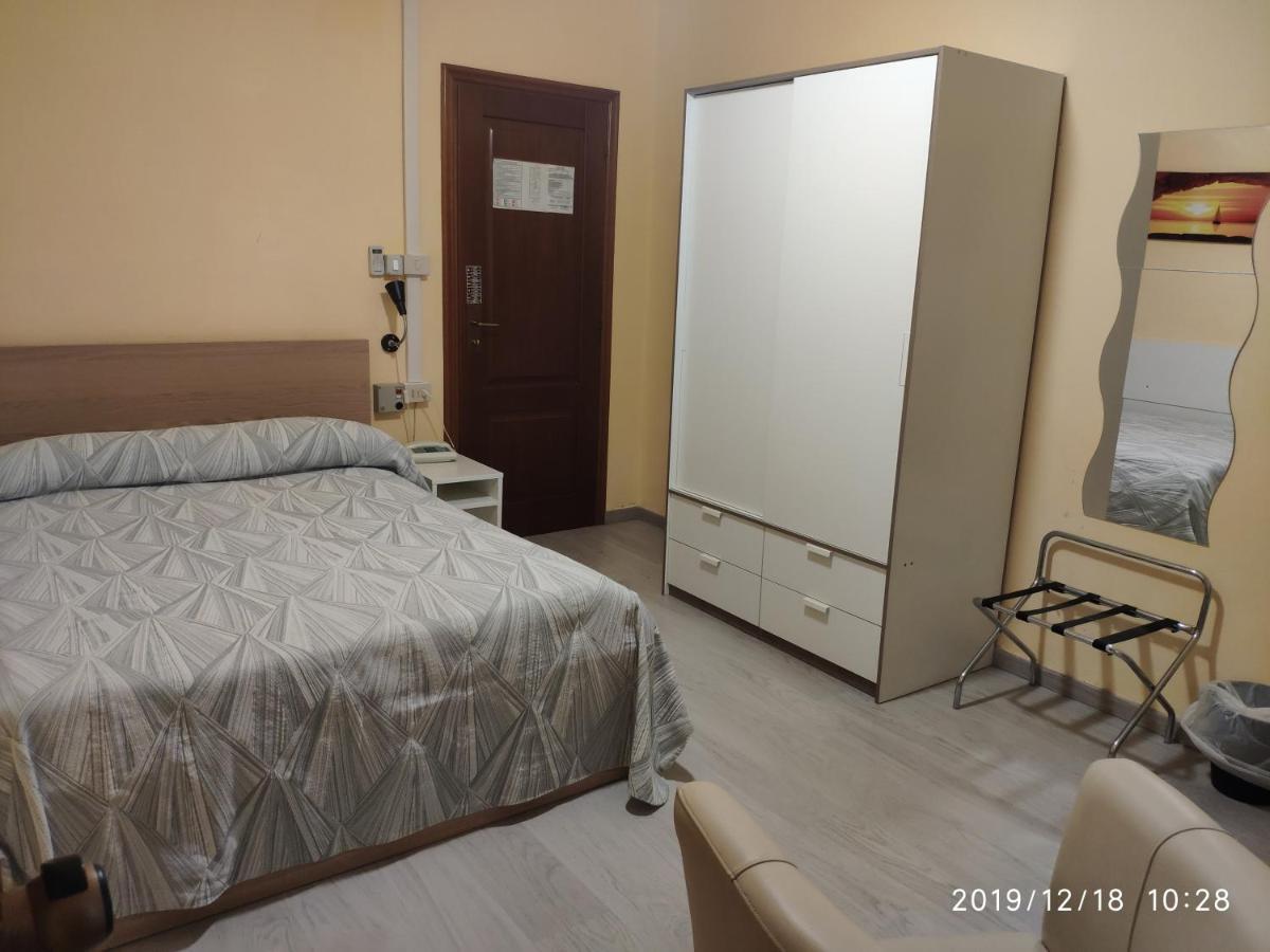 Giappone Inn Parking Hotel Λιβόρνο Εξωτερικό φωτογραφία