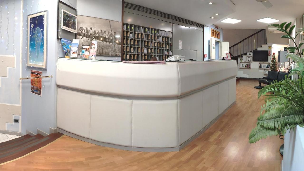 Giappone Inn Parking Hotel Λιβόρνο Εξωτερικό φωτογραφία