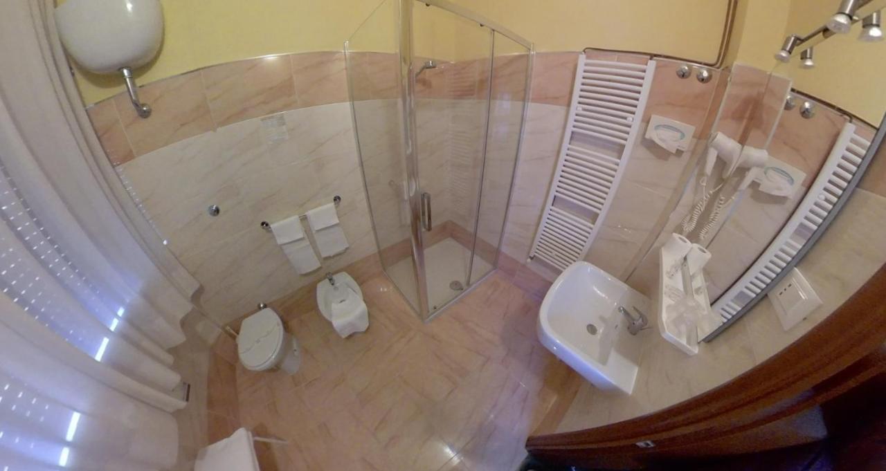 Giappone Inn Parking Hotel Λιβόρνο Εξωτερικό φωτογραφία
